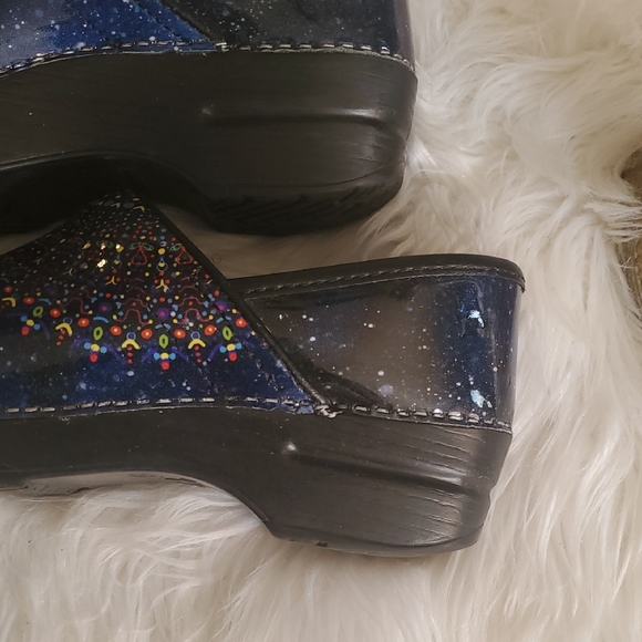 Dansko Professional    Clogs - Picture 6 of 15